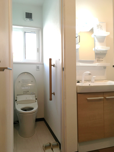 富士住建の注文住宅のトイレと洗面台
